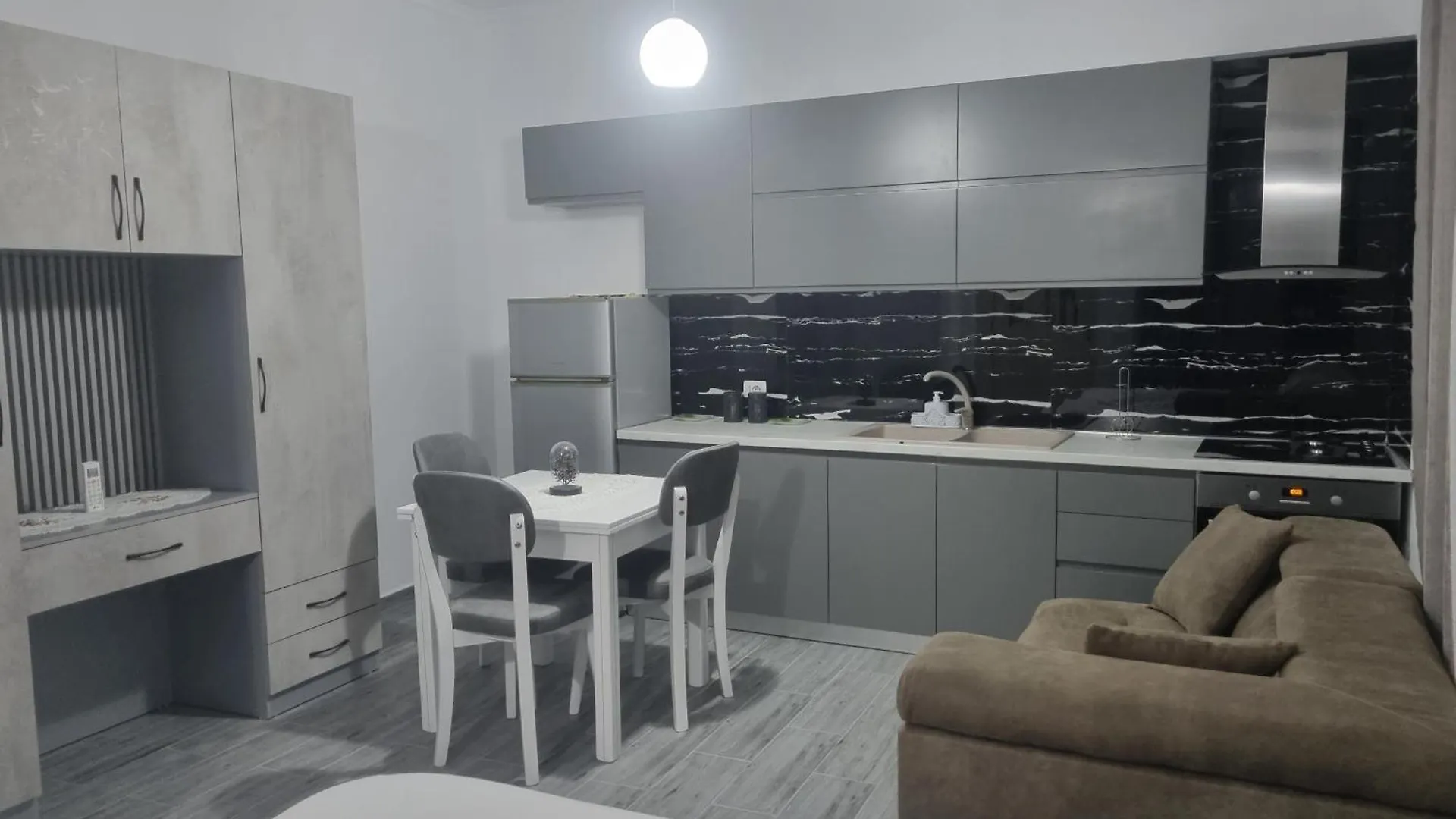 Vila Megi-Rent Room Vlorë