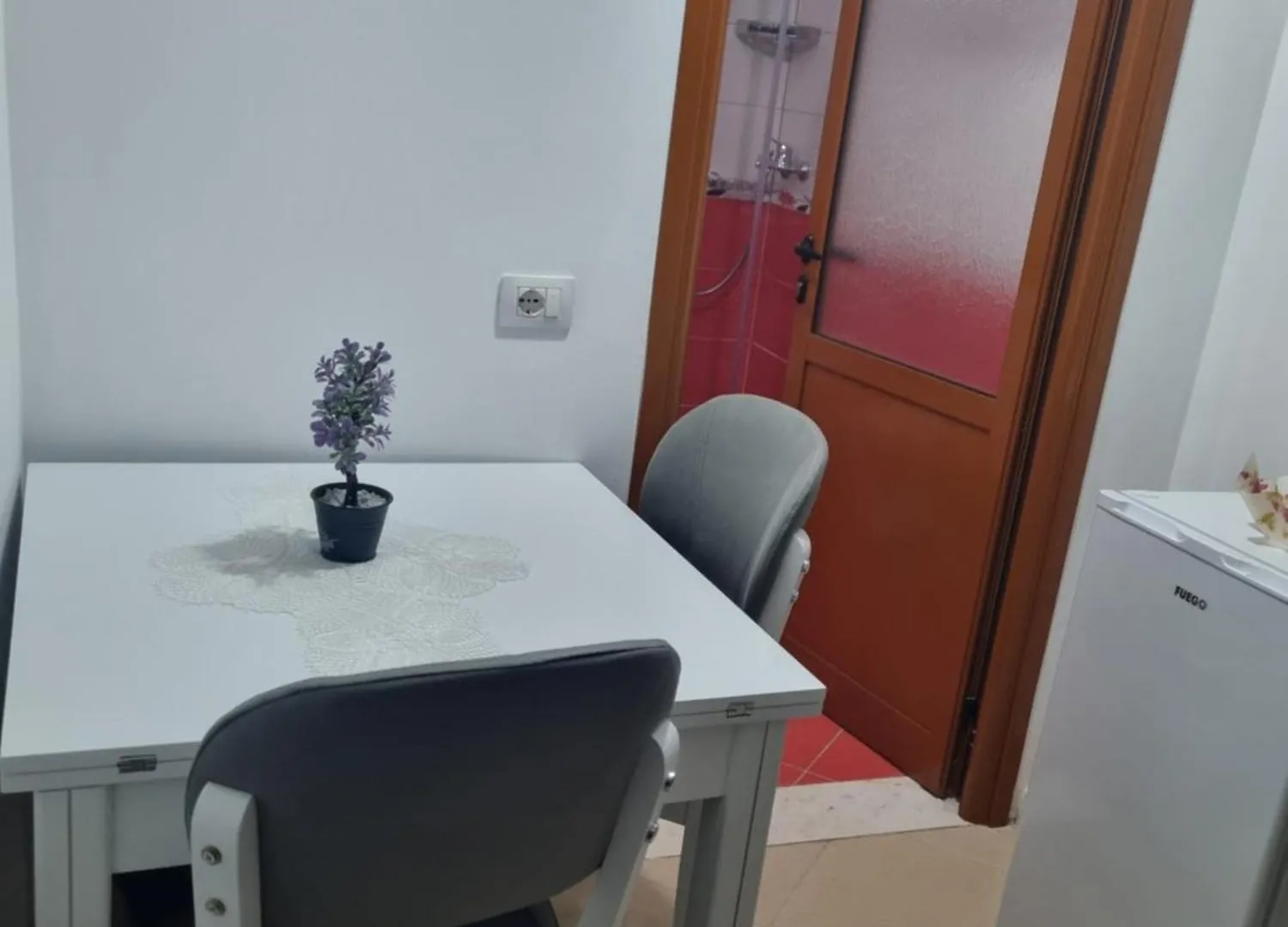 Vila Megi-Rent Room Vlorë